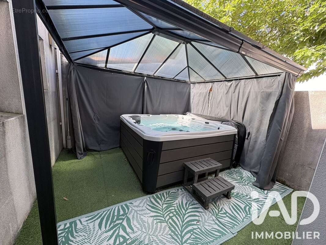Maison 168 m² à Angoulins  - photo 8