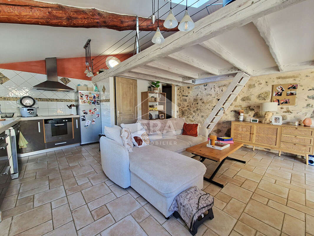 Maison à LES OMERGUES