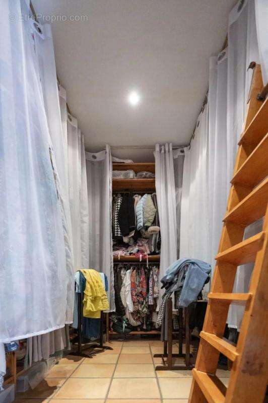 Maison 265 m² à Rognes  - photo 36