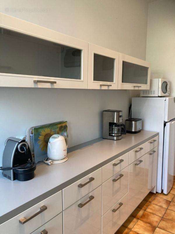 A 7 kms de Saint-André de Cubzac ,au calme à La Lande de Fronsac ,découvrez cette maison R+1  en pierre 1900  d'environ 101 m² h - photo 6