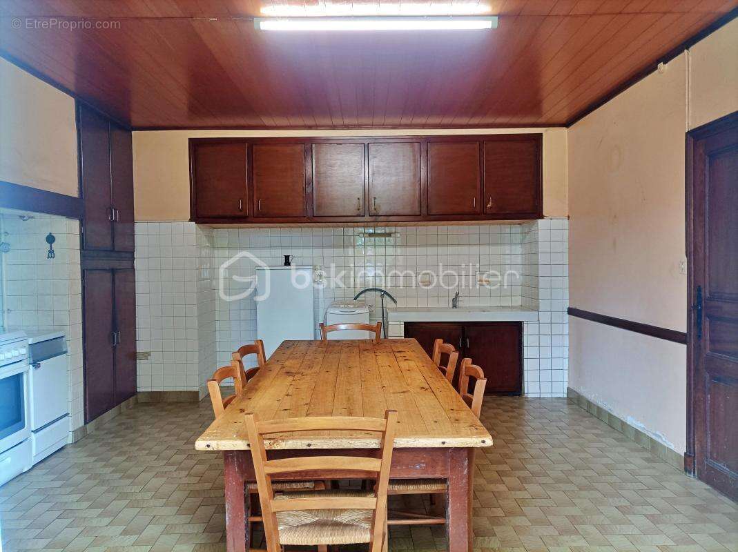 Authentique propriété en pierre avec dépendances sur près de 5 hectares de terrain - photo 6
