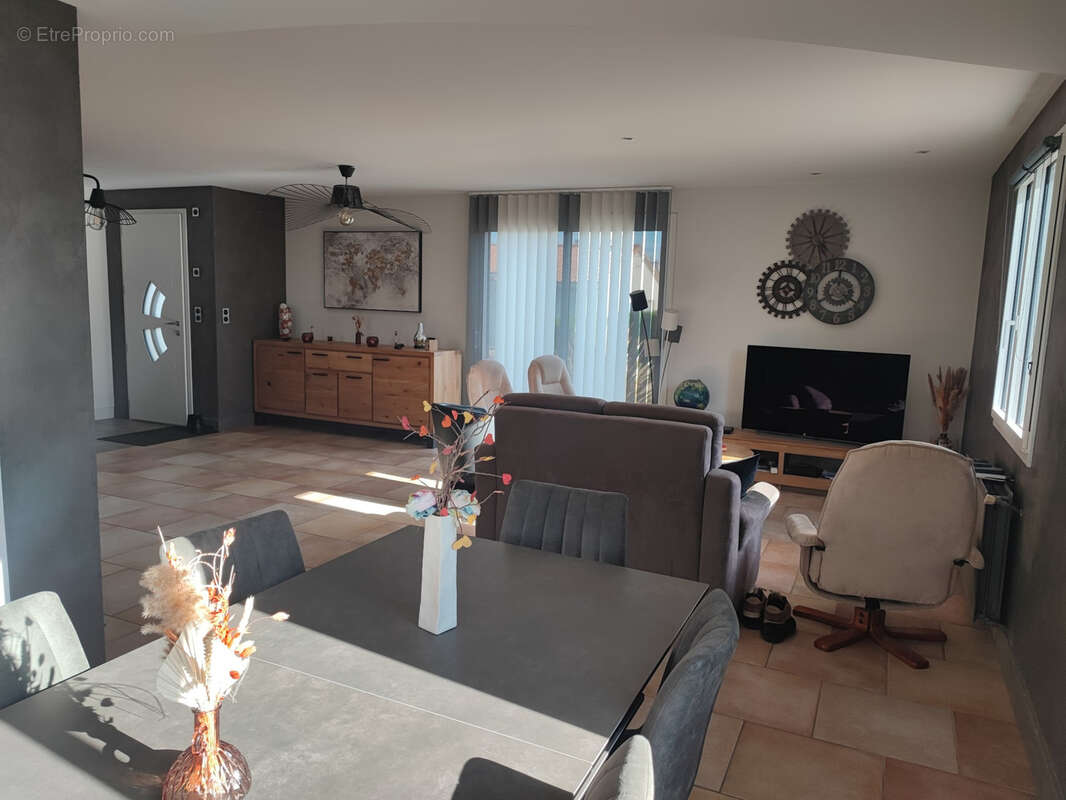 Maison à MESNARD-LA-BAROTIERE