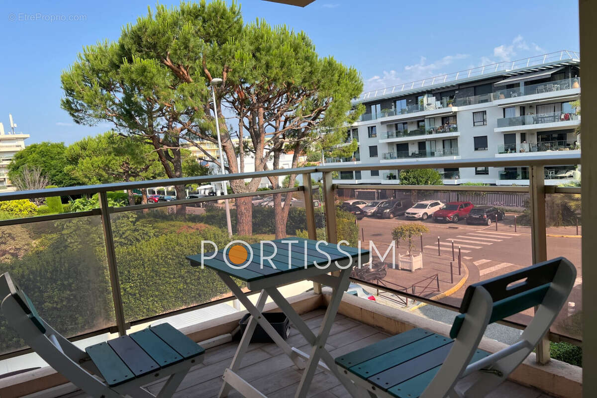 Appartement à SAINT-LAURENT-DU-VAR