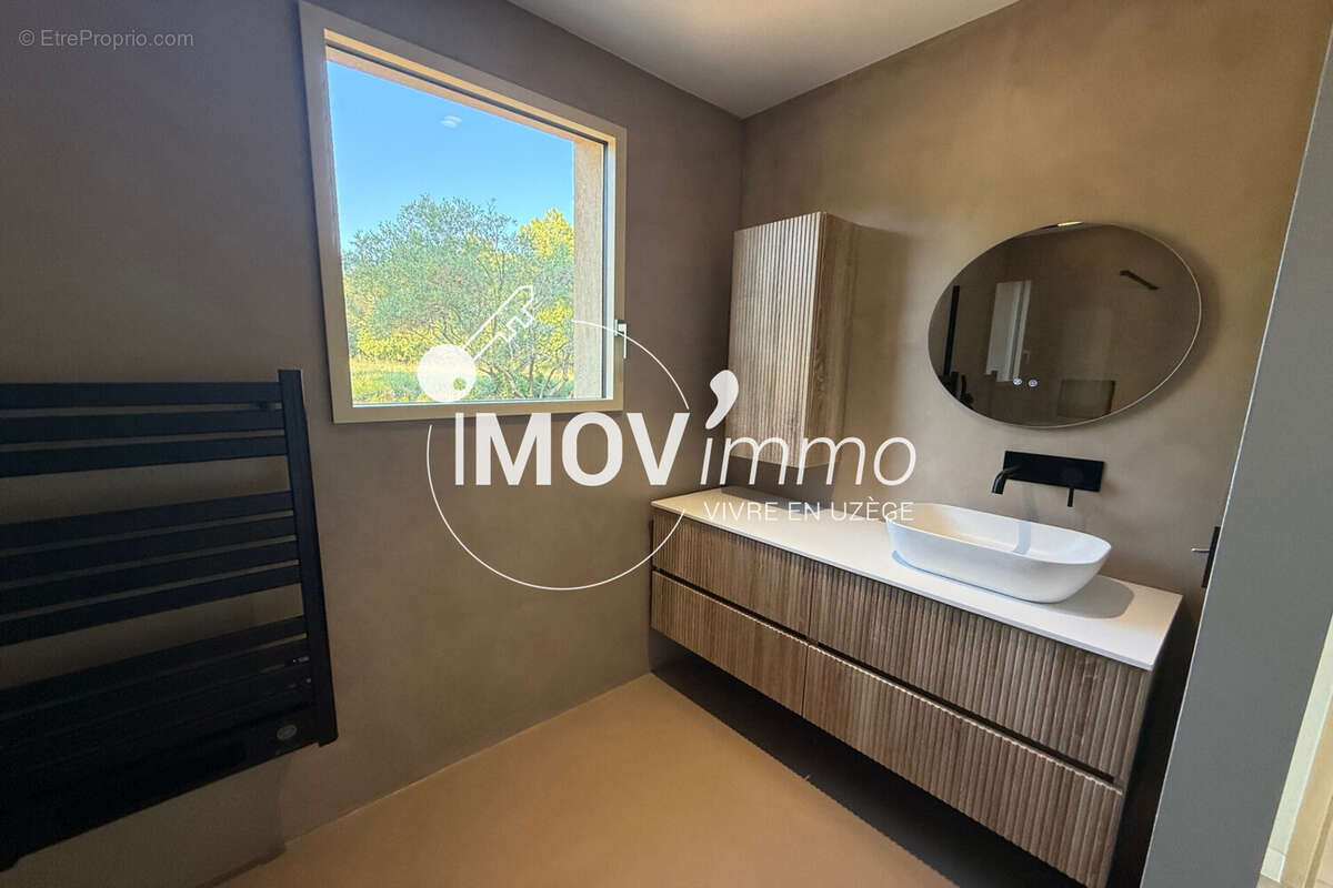 Maison à SAINT-QUENTIN-LA-POTERIE