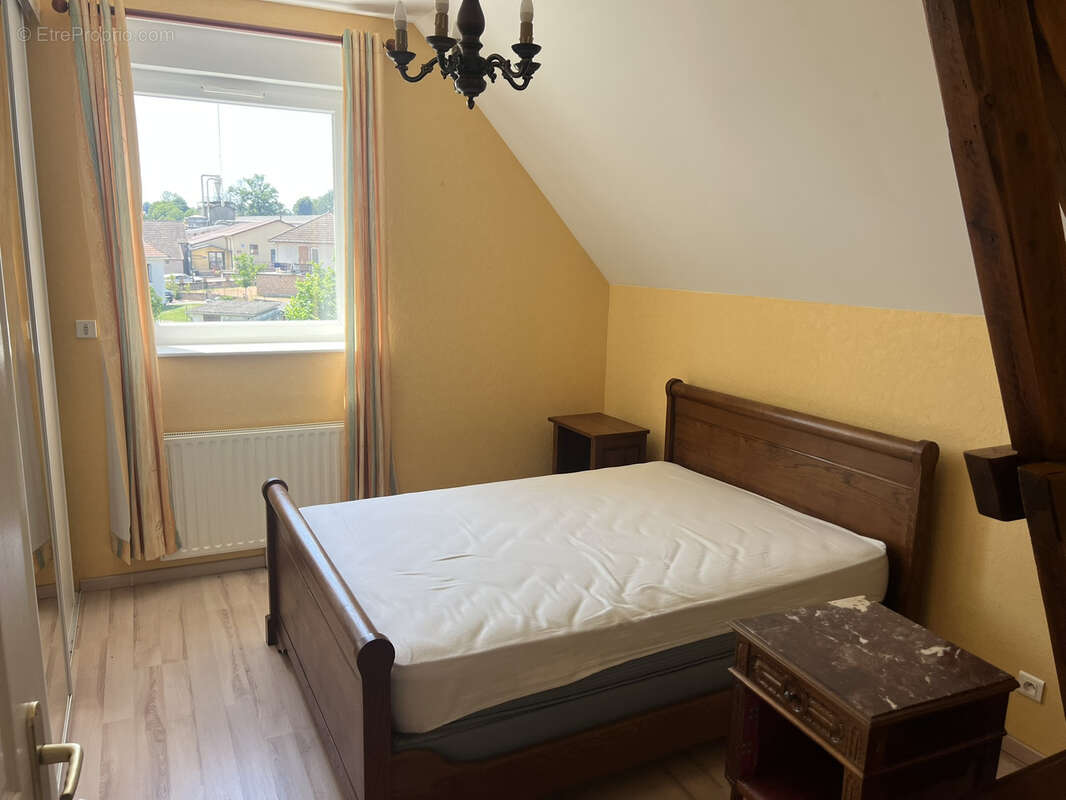 Maison à VENDENESSE-LES-CHAROLLES