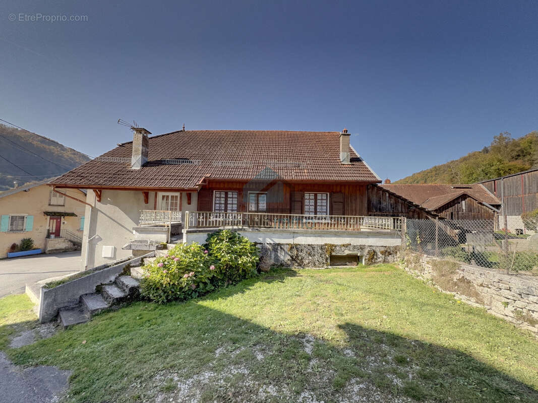 Maison à VAUFREY