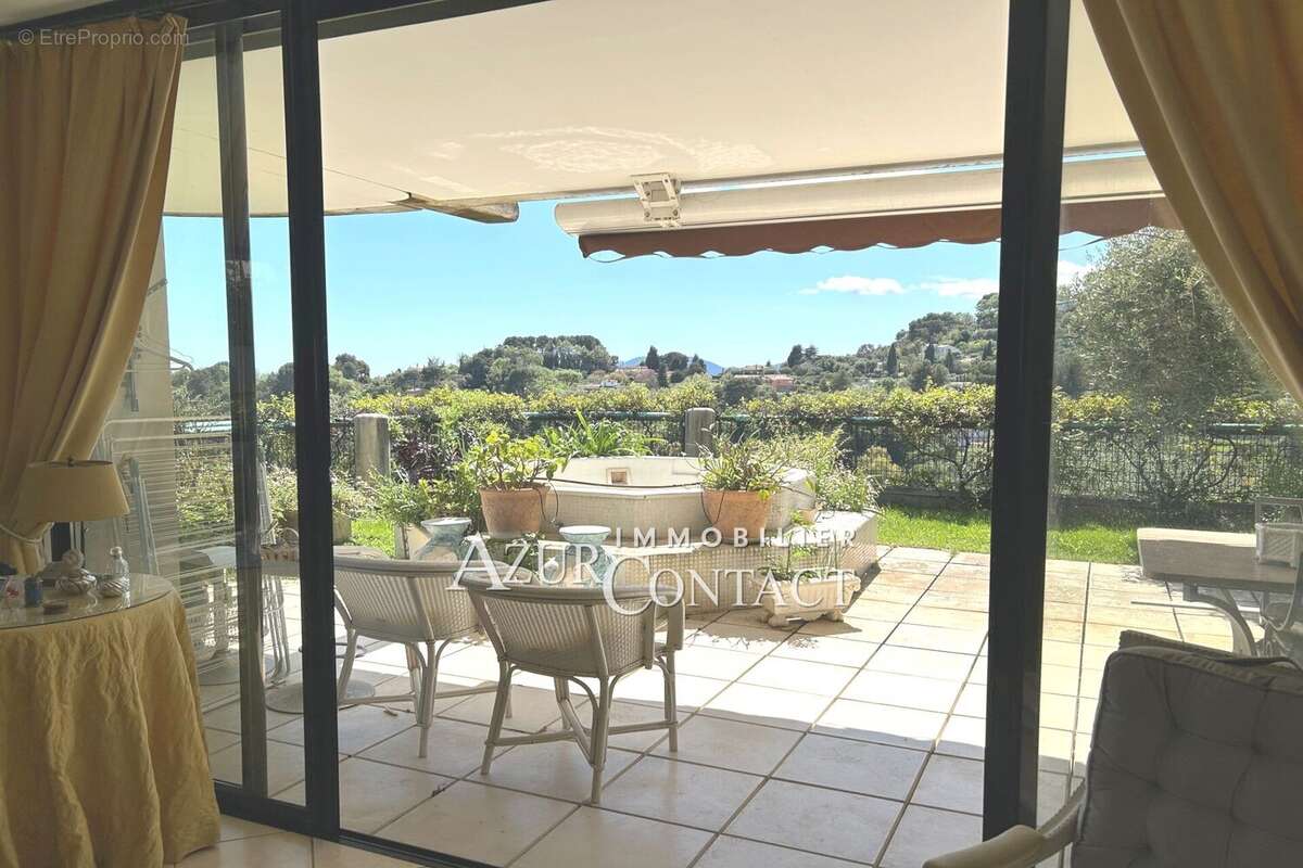 Appartement à MOUGINS