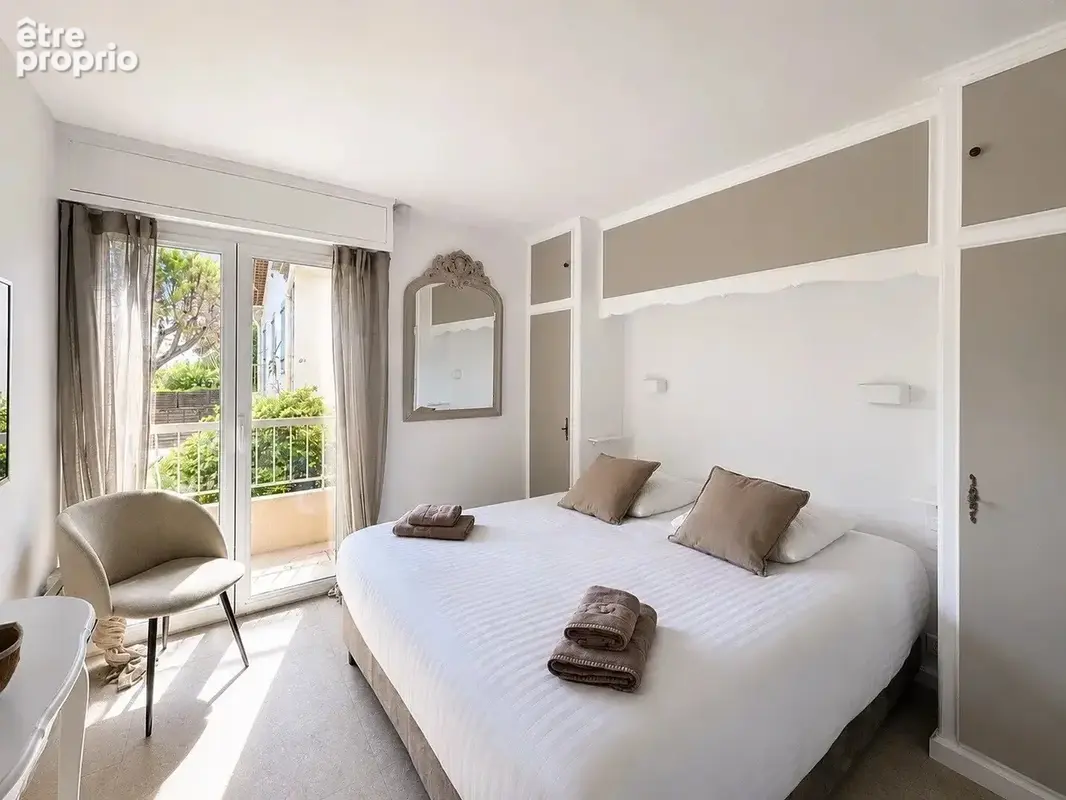 Saint-tropez — pieds dans l’eau vue mer 3 chambres - photo 8