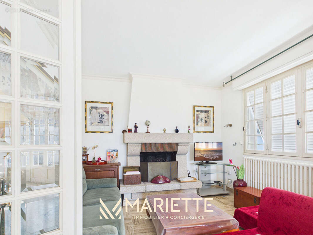 "ARLETTE", Concarneau Beuzec Maison avec travaux sur joli terrain arboré - photo 5