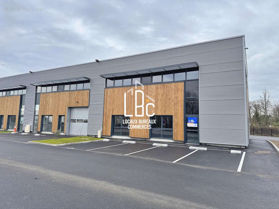 Commerce à BASSE-GOULAINE