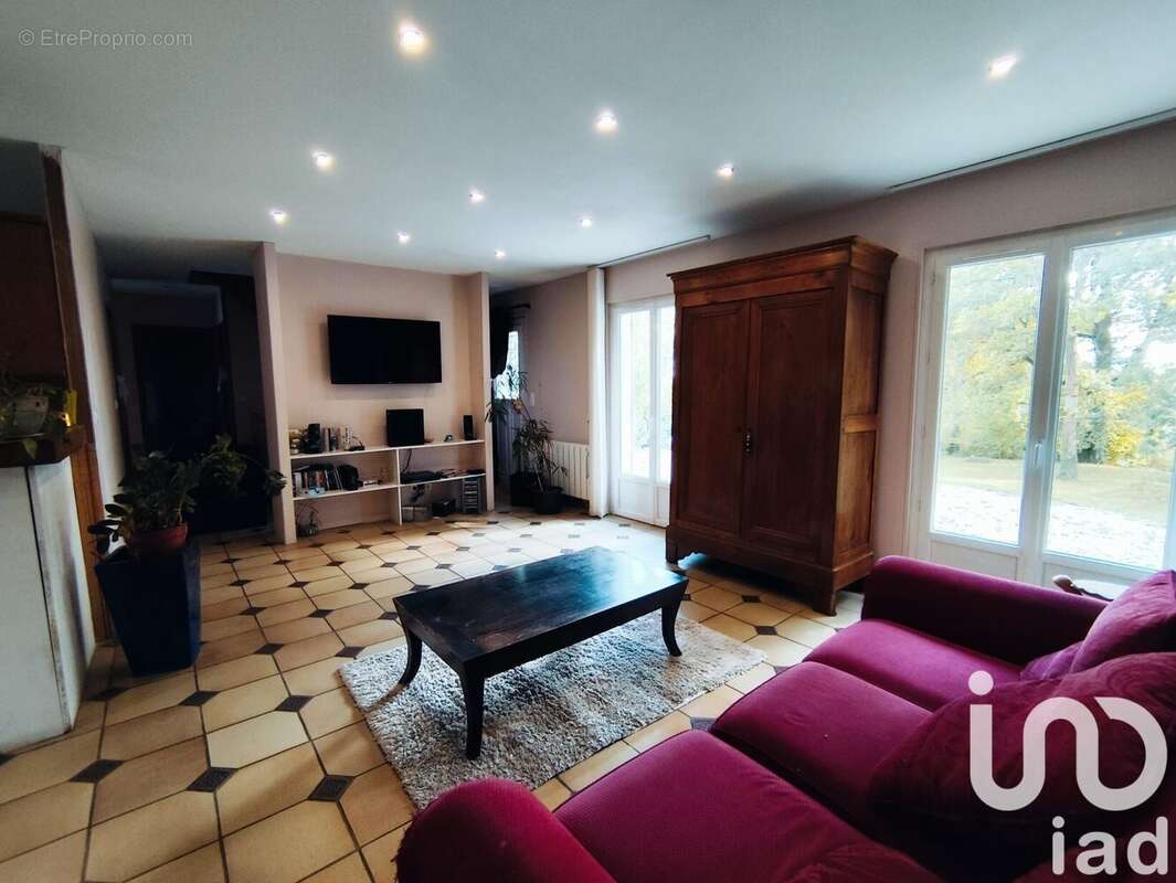 Photo 8 - Maison à LA CELLE-SUR-MORIN