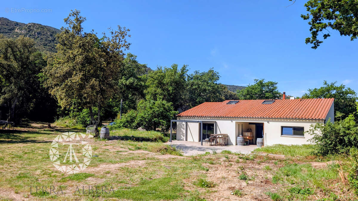 Maison à LAROQUE-DES-ALBERES