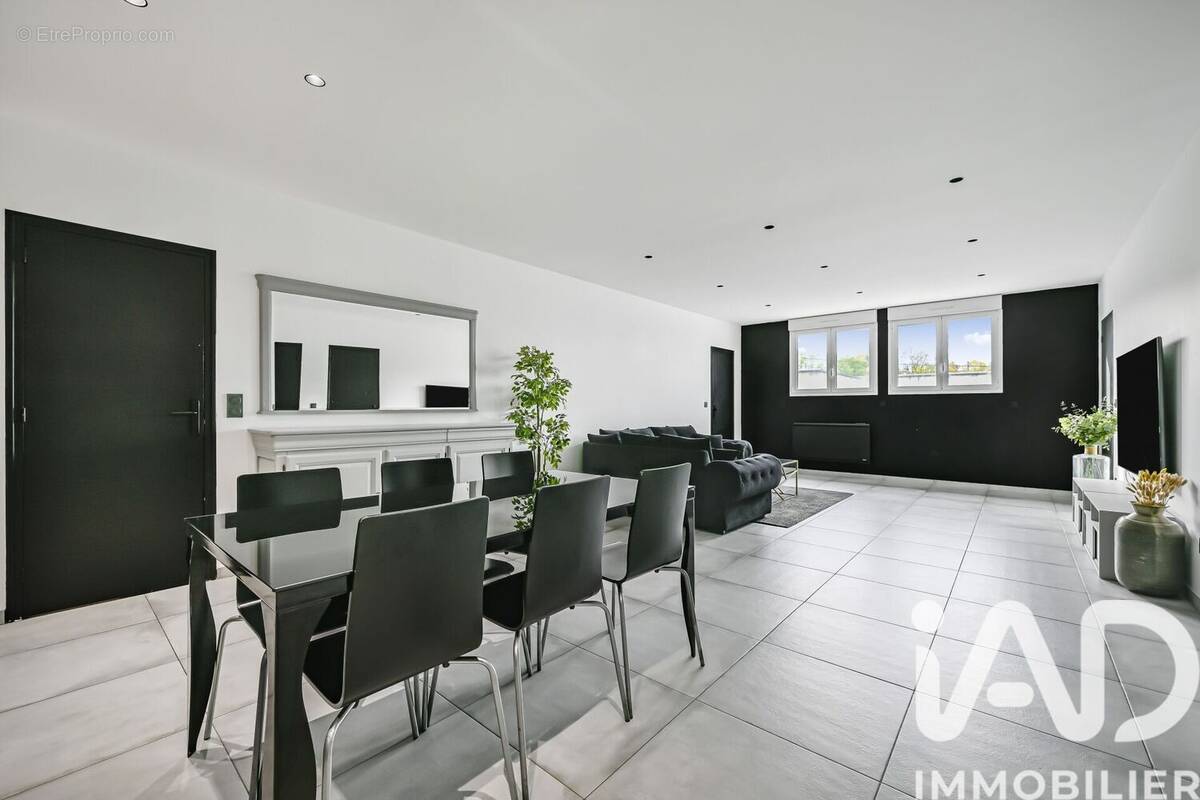 Photo 1 - Appartement à LIVRY-GARGAN