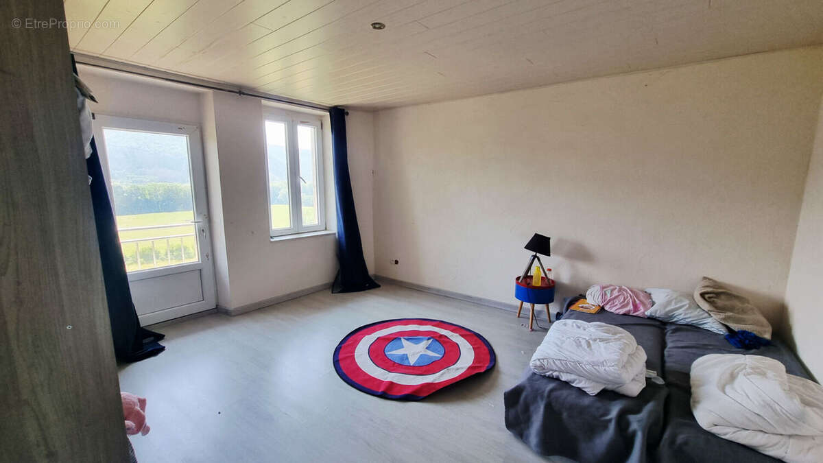 Maison à MONTREAL-LA-CLUSE