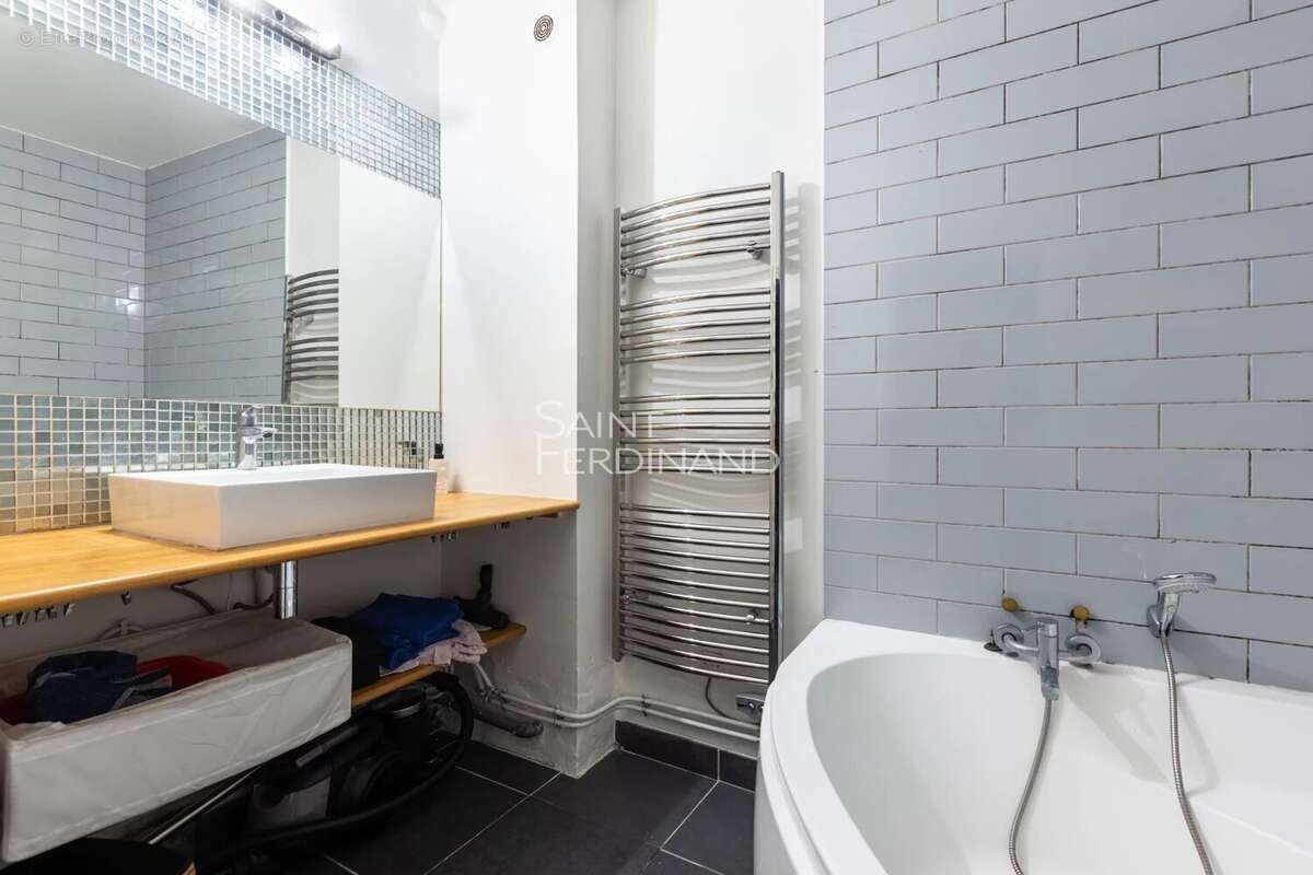 Appartement à PARIS-10E