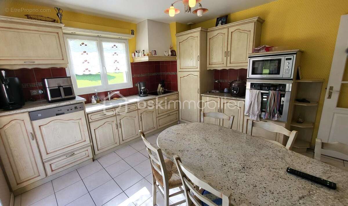 Maison à SAINT-SEVER-CALVADOS