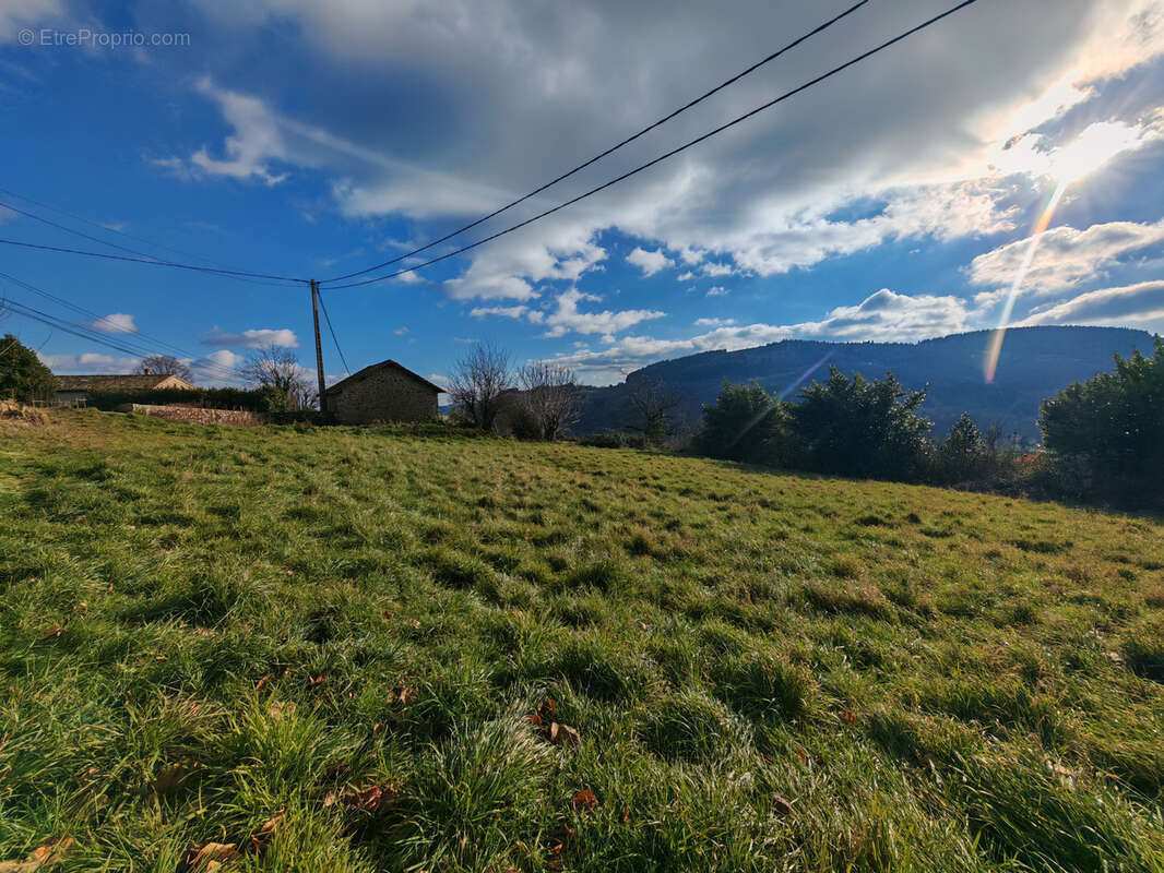Terrain à SAINT-JEAN-CHAMBRE