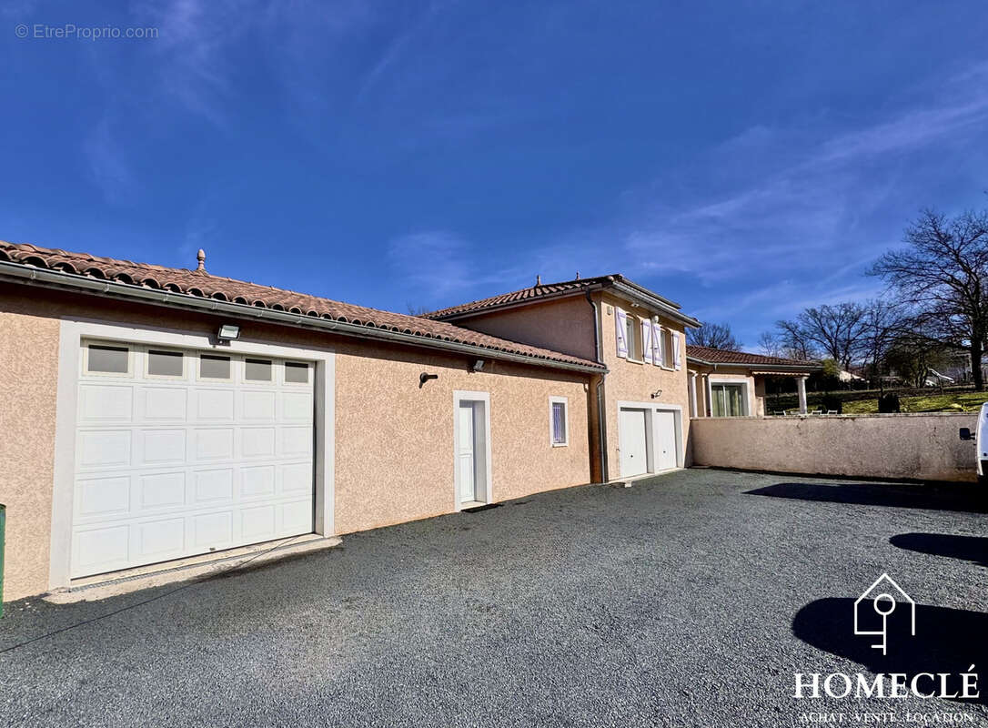 Belle villa d'architecte - 154 m2 - Montceaux - photo 3