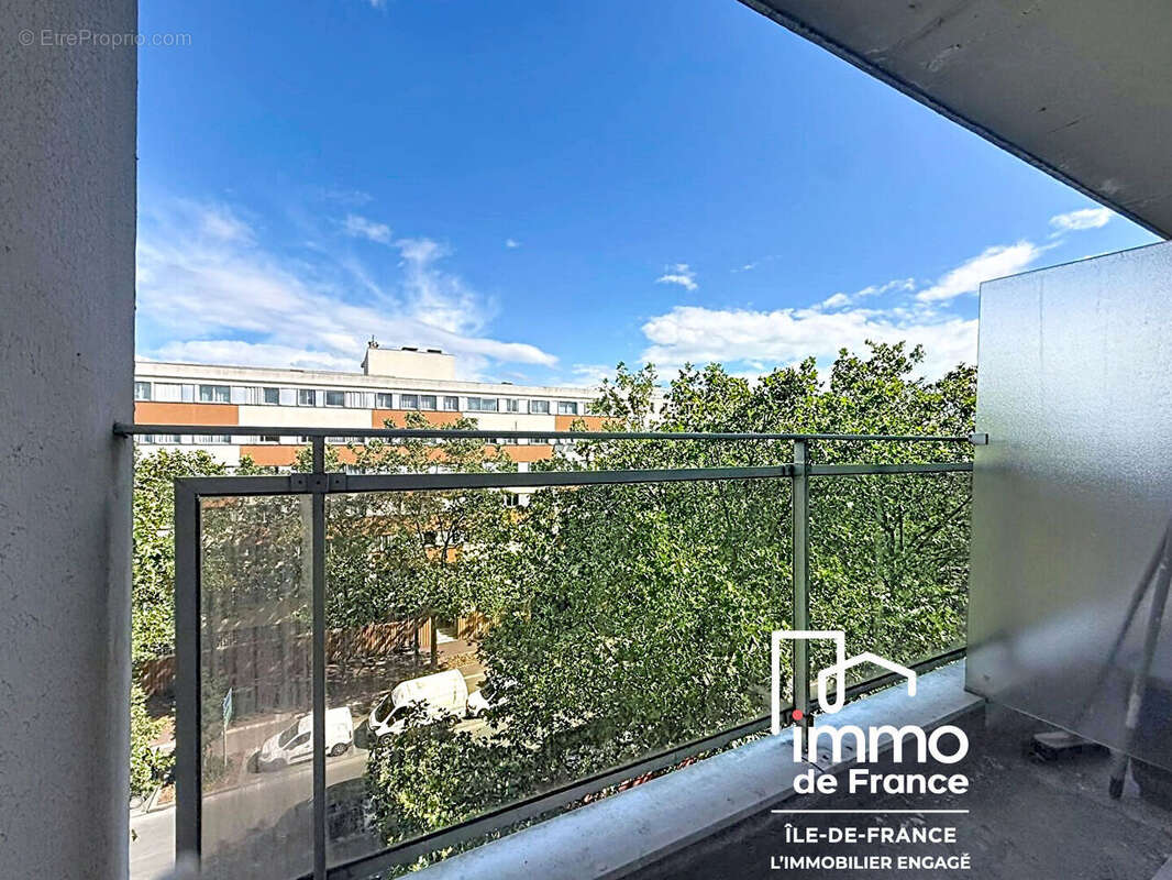Le Bourget Centre Studio rénové, dernier étage avec balcon 29.93 m2 - photo 10