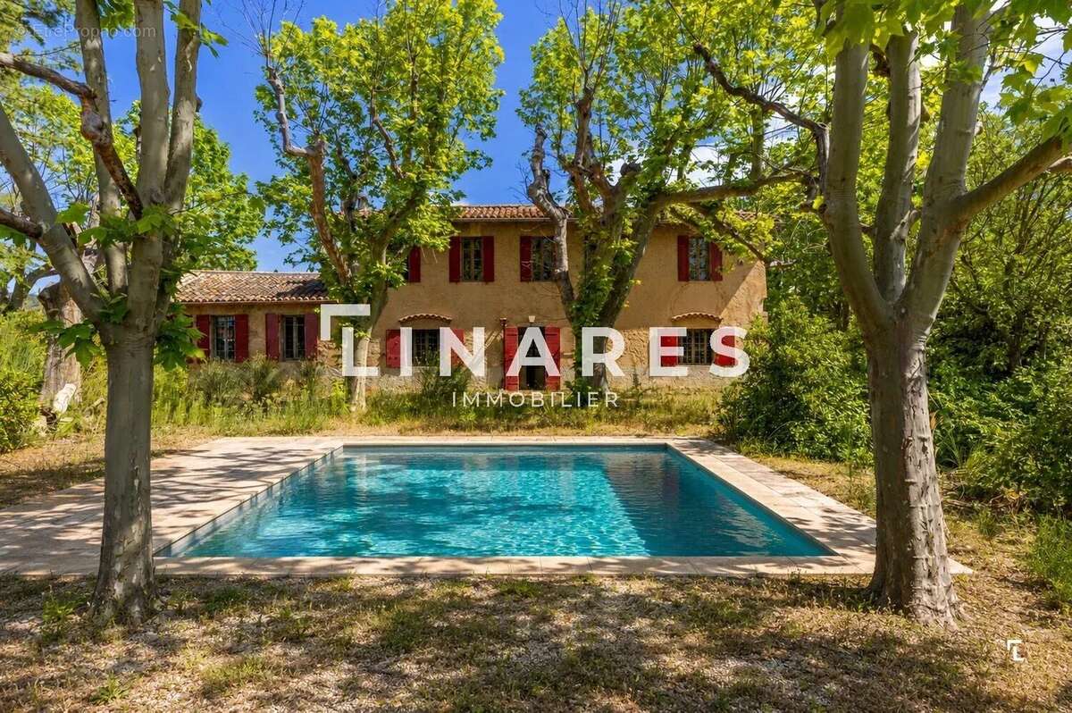 MAS DES PLATANES - Maison provençale à rénover de 263m2 - Terrain 2316m2 - Ventabren - photo 28