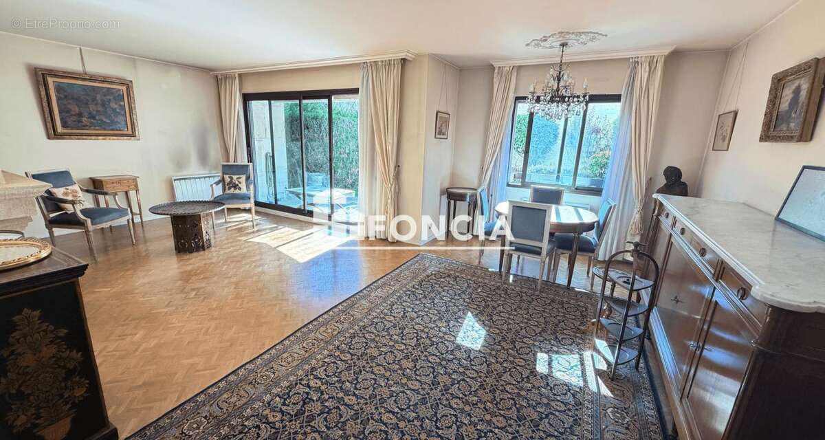 Appartement à BOURG-LA-REINE