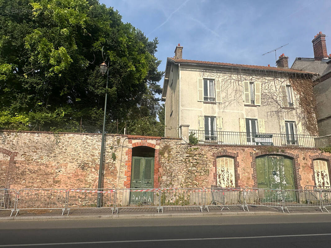 Maison à COULOMMIERS