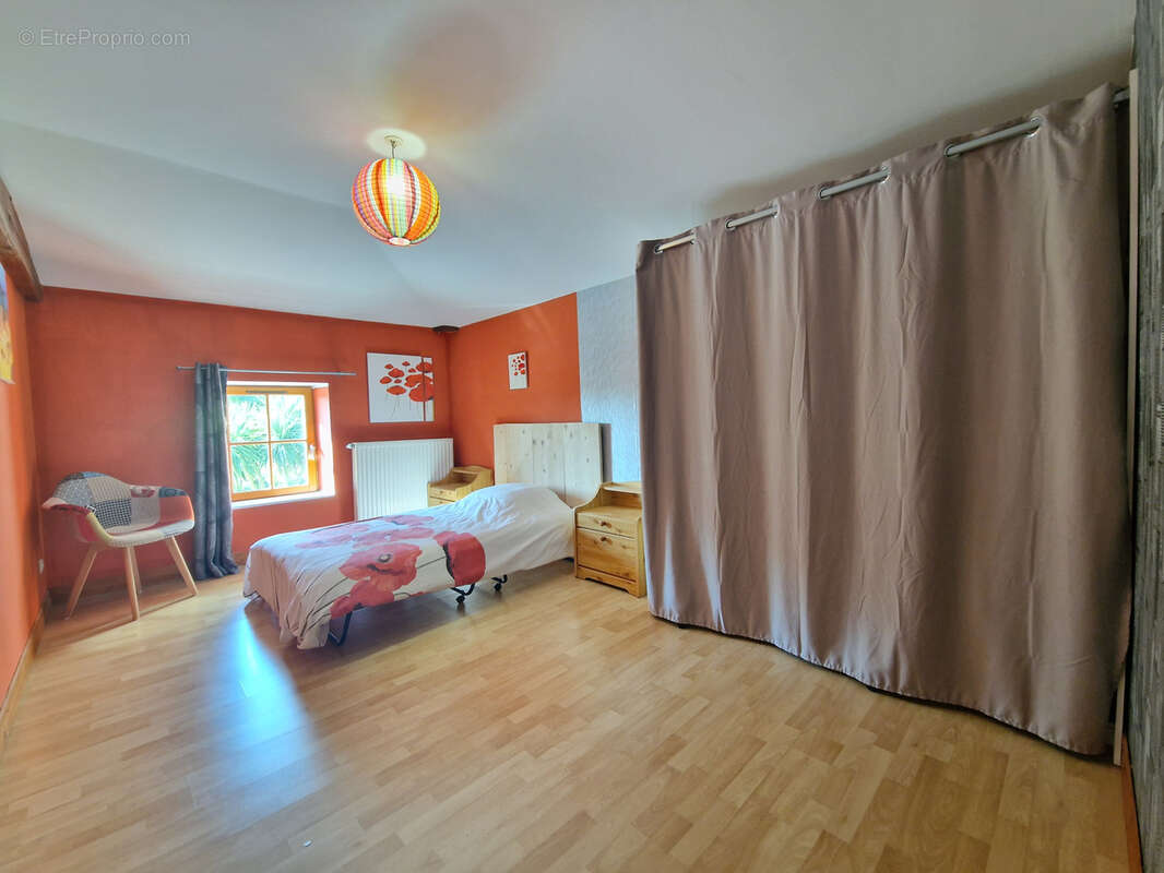 Maison à TUGERAS-SAINT-MAURICE