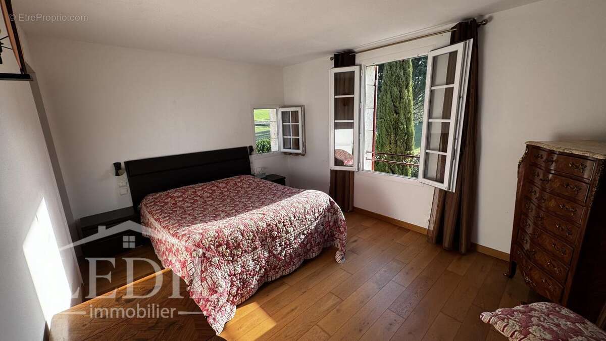 Maison à MONVIEL