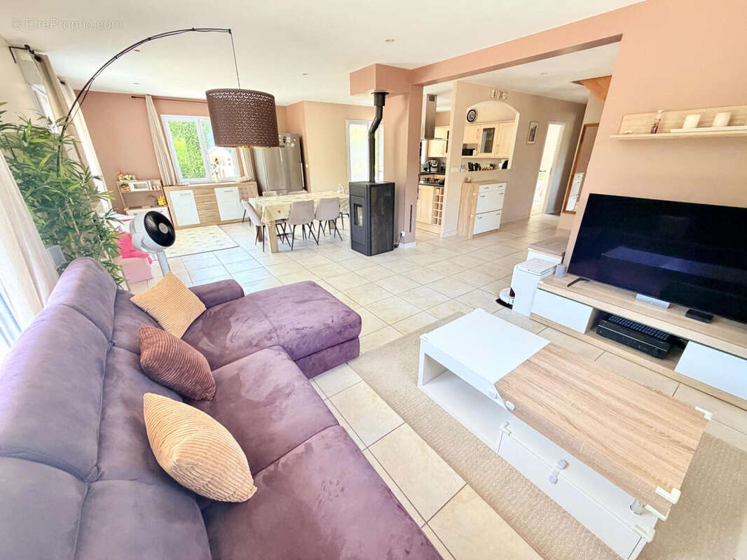 EXCLUSIVITE: 2 min Valleiry Villa contemporaine récente de 2007 dans un état impeccable... - photo 10