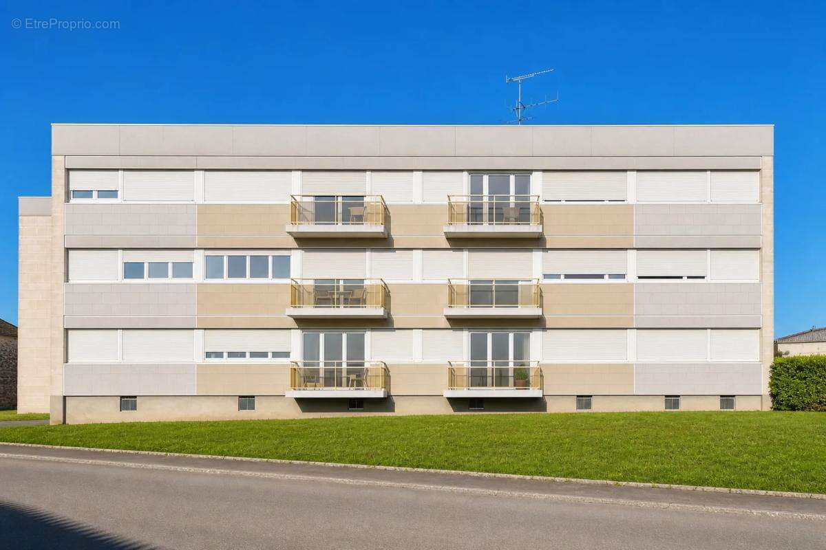 Immeuble 14 appartements avec balcons Cognac - photo 2