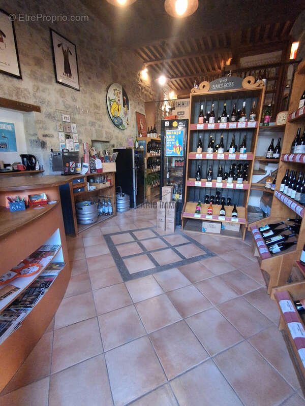 Commerce à LAGRASSE
