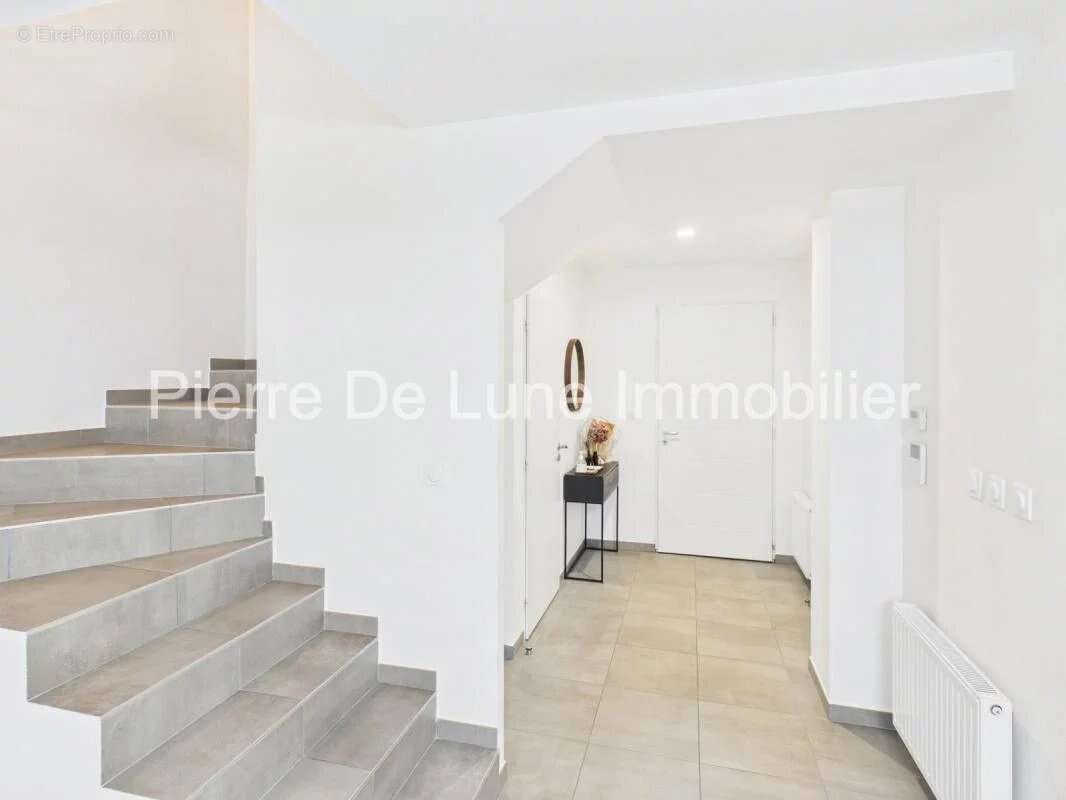 Appartement à SATHONAY-CAMP