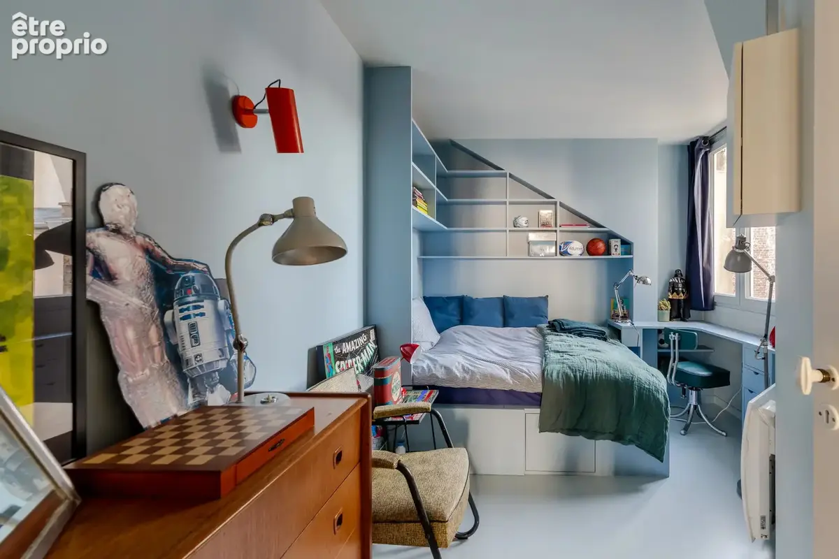 Paris 18e - LAMARCK-CAULAINCOURT / RUE FRANCOEUR - Duplex - 6 pièces - 126,42m² Carrez - 4 chambres - Balcon filant - photo 6