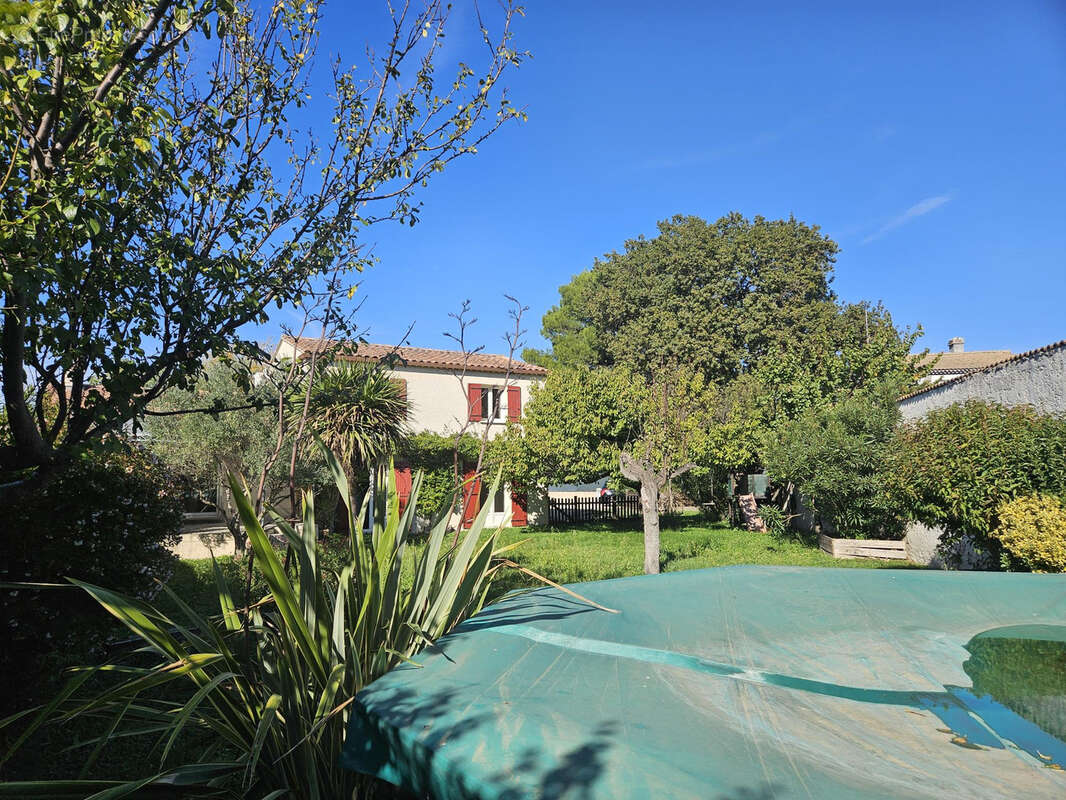 Maison à CAMARET-SUR-AIGUES