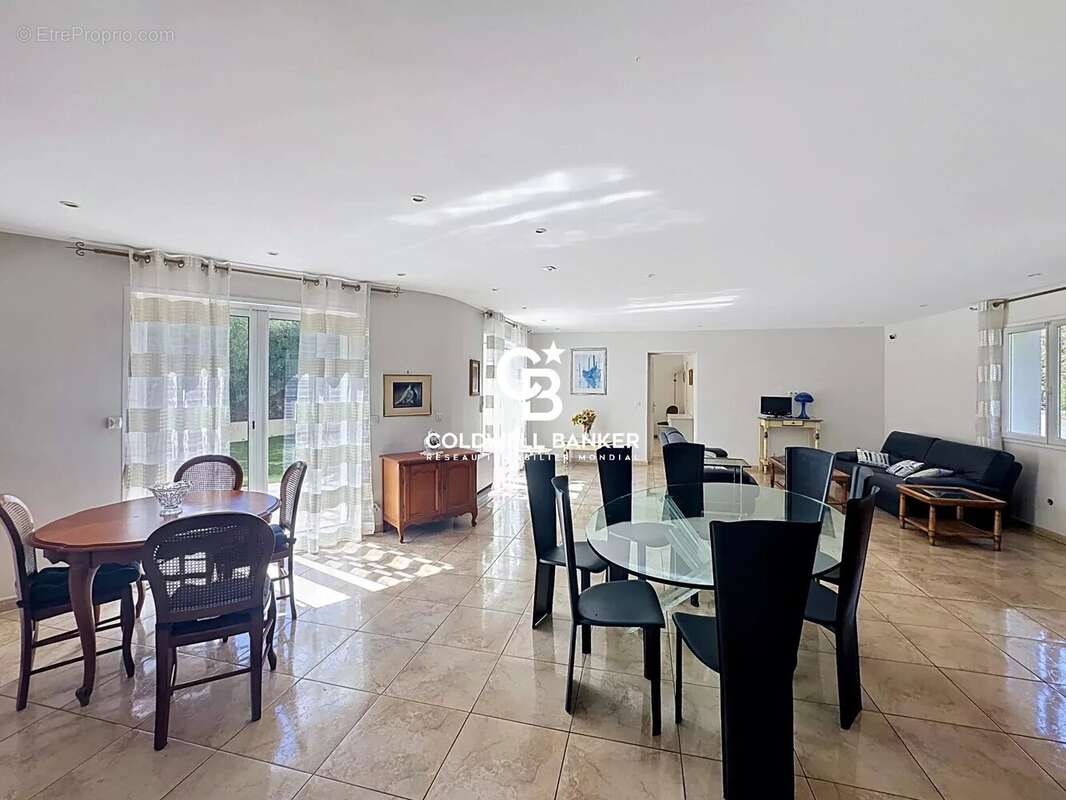 Maison à SAINT-RAPHAEL