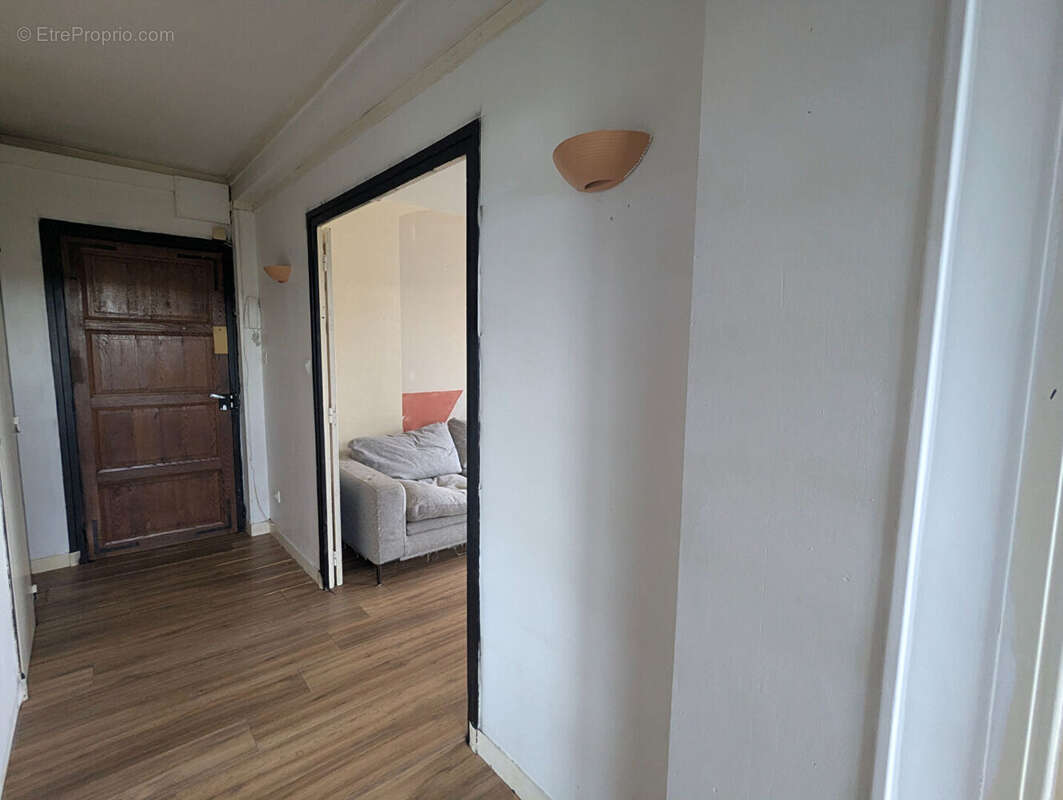 Appartement à VARENNES-VAUZELLES