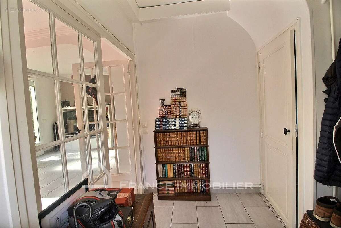 Maison 150 m² à Saint-Maur-Des-Fosses  - photo 9