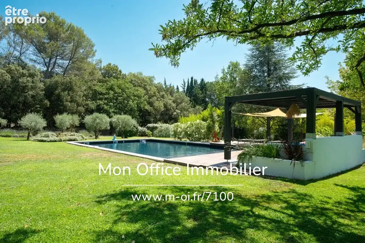 Référence : 7295-NGU - Maison 9 pièces - Piscine - village à pied - calme - 276m2 - photo 2