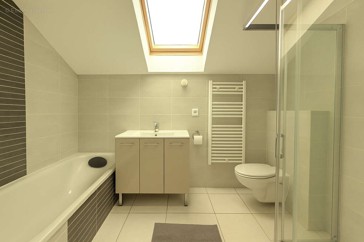 Maison à SAINT-GENIS-POUILLY