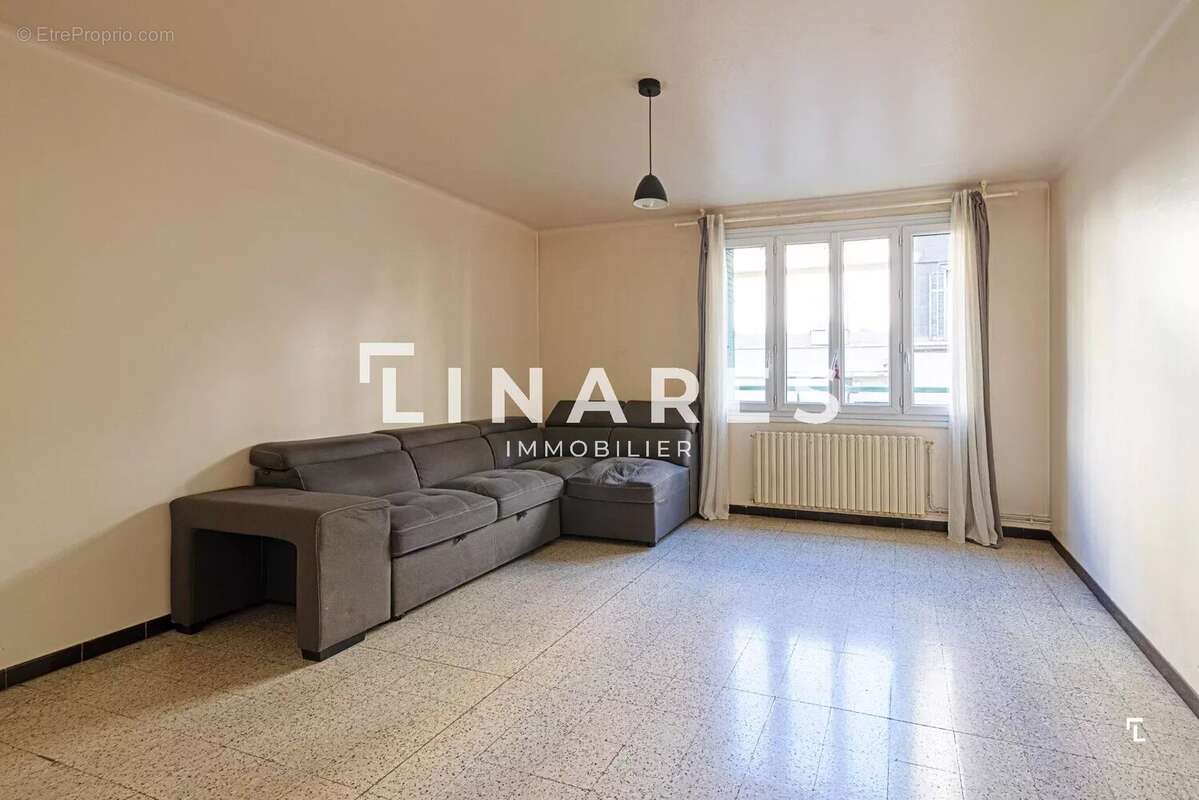 Appartement à MARSEILLE-3E