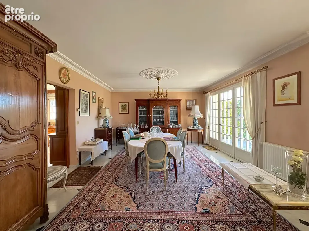 Belle propriété de 1989 - 271m², sous sol total, terrain 1650 m² - photo 5