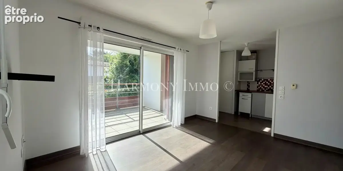 En exclusivité, T2 avec terrasse, parking, cave et local deux roues sécurisé - photo 7