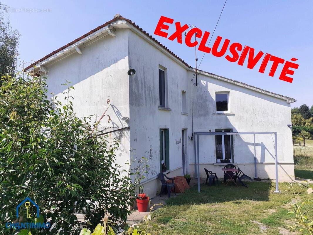 Maison à LA CAILLERE-SAINT-HILAIRE