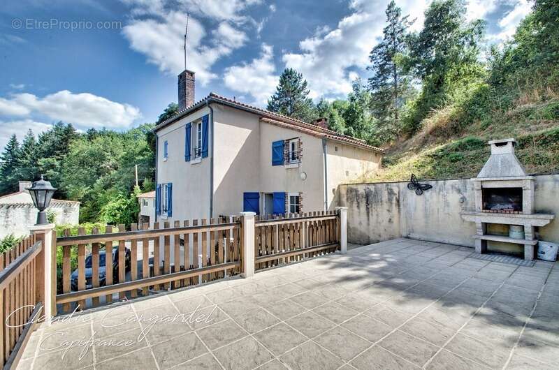 Propriété de charme en bord de rivière, avec activité de gîte Les HERBIERS (85) - photo 15