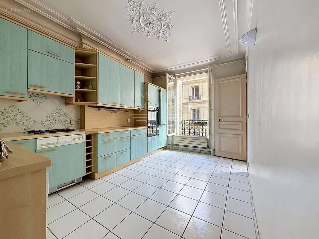 Appartement à PARIS-17E