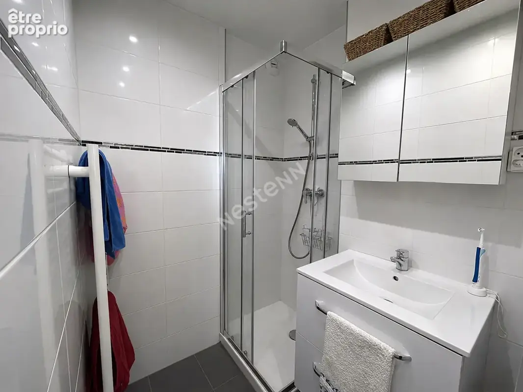 Villeurbanne, les gratte-ciel  t4 de 70 m² avec balcon, cave et stationnement partagé - photo 7