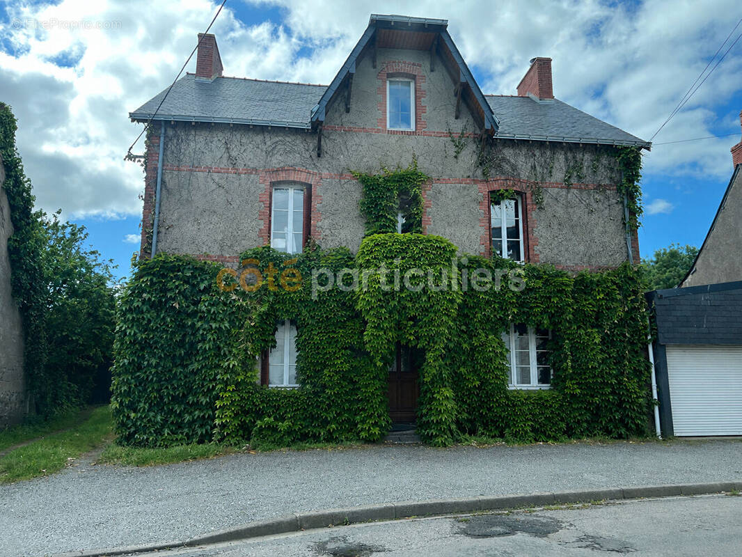 Maison à JOUE-SUR-ERDRE