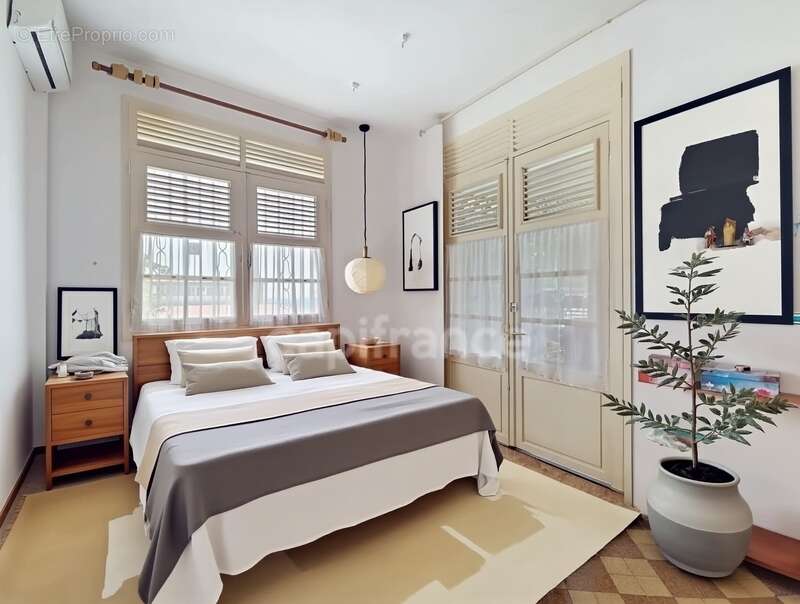 Propriété rare avec maison + 3 logements indépendants – 1850 m² constructible – Basse-Terre centre - photo 7