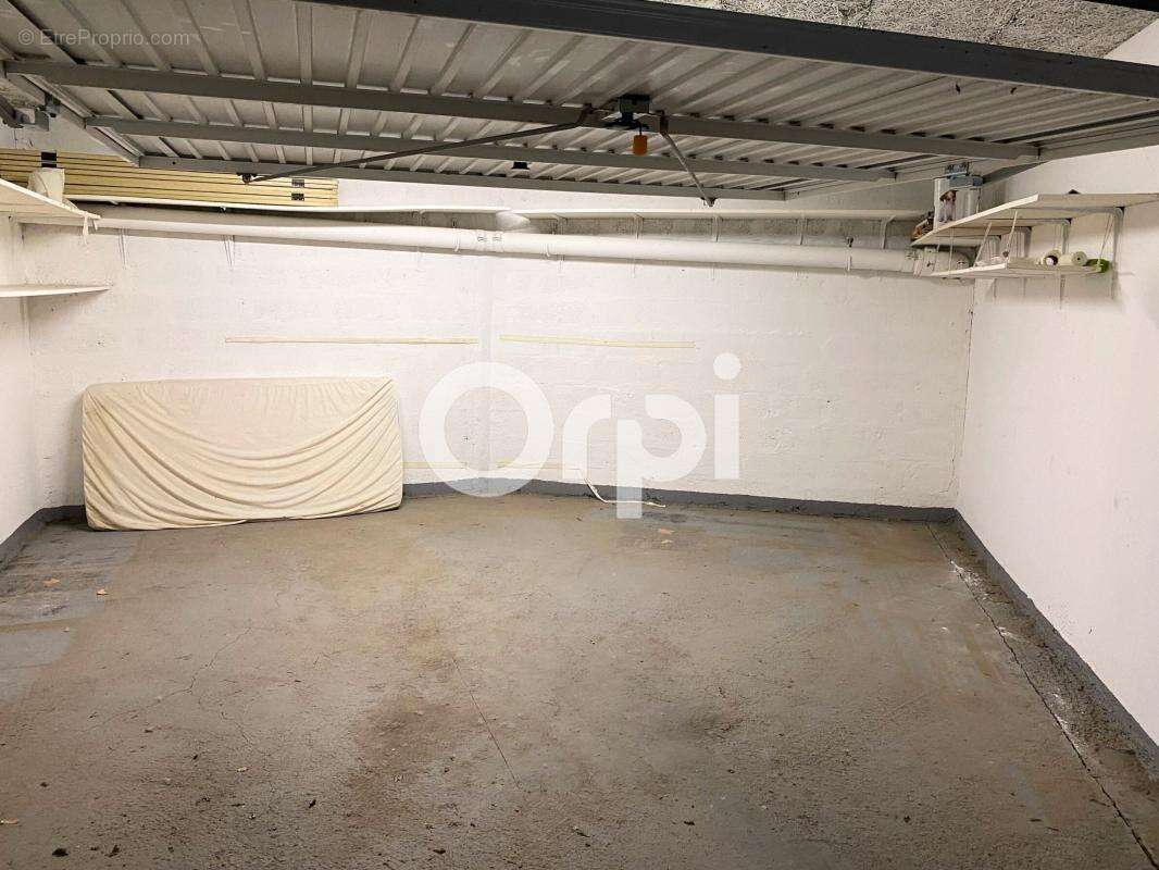 Parking à MANDELIEU-LA-NAPOULE