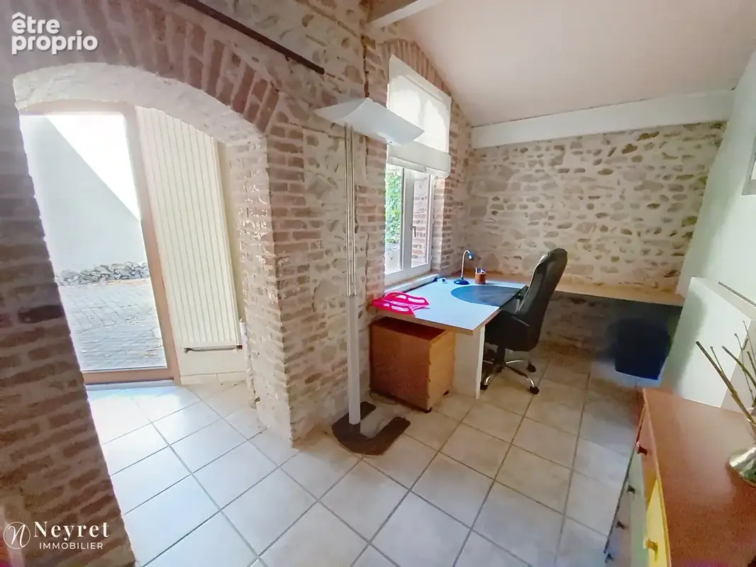 Rare, dans maison vigneronne de caractère , appartement de de 11 pièces de 210 m2 avec jardin et piscine - photo 5